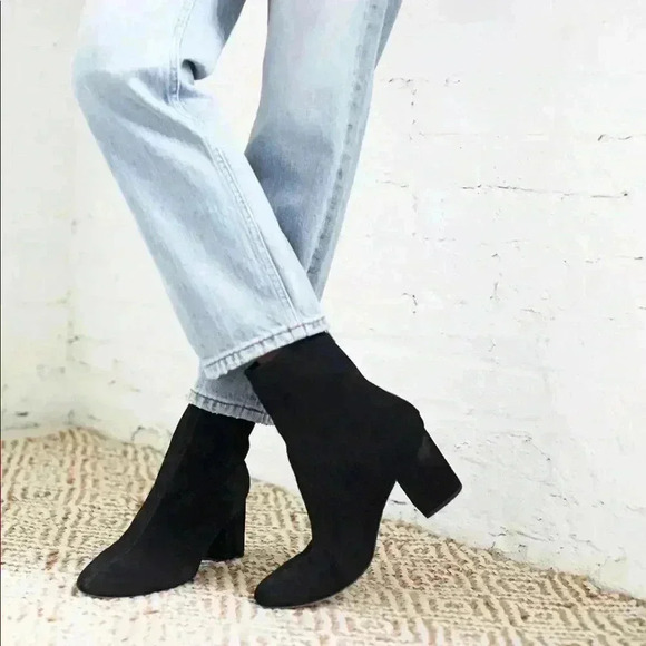 Free People Cecile Black Velvet Round Toe Ankle Boot Booties Size 41 - Picture 2 of 8